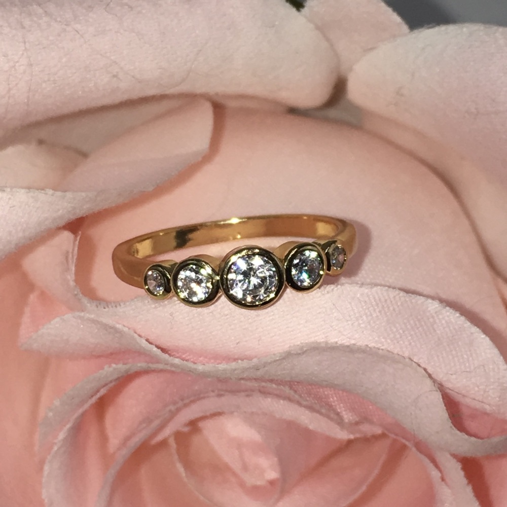 14k yellow gold diamond ring wedding band 5 stone - Picture 7 of 8